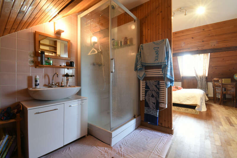 Maison 220 m² à Saint-Fraimbault  - photo 16