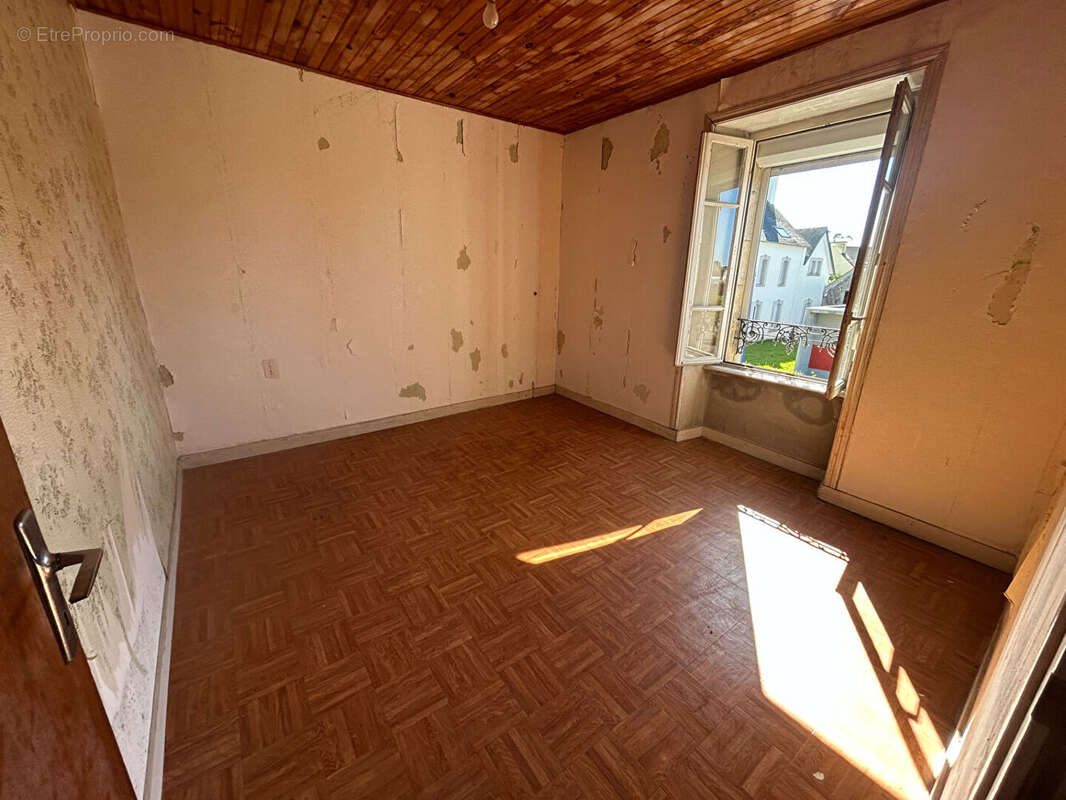 Maison à PLONEVEZ-PORZAY