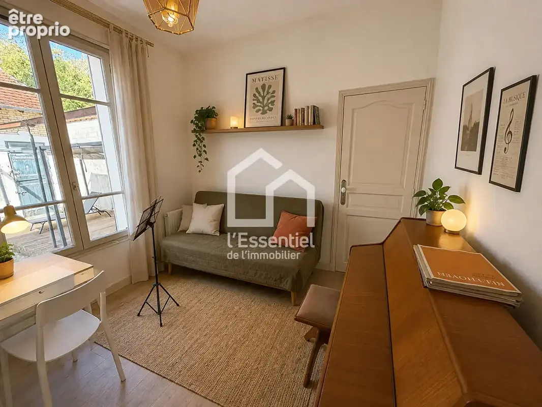 A VENDRE - MAISONS LAFFITTE  PARC- PROPRIÉTÉ 170 m² - sous sol total - 14 box à chevaux - STUDIO indépendant - 812 m² TERRAIN - photo 6