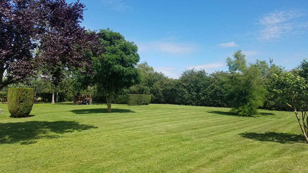 Maison à LA CHAPELLE-VICOMTESSE
