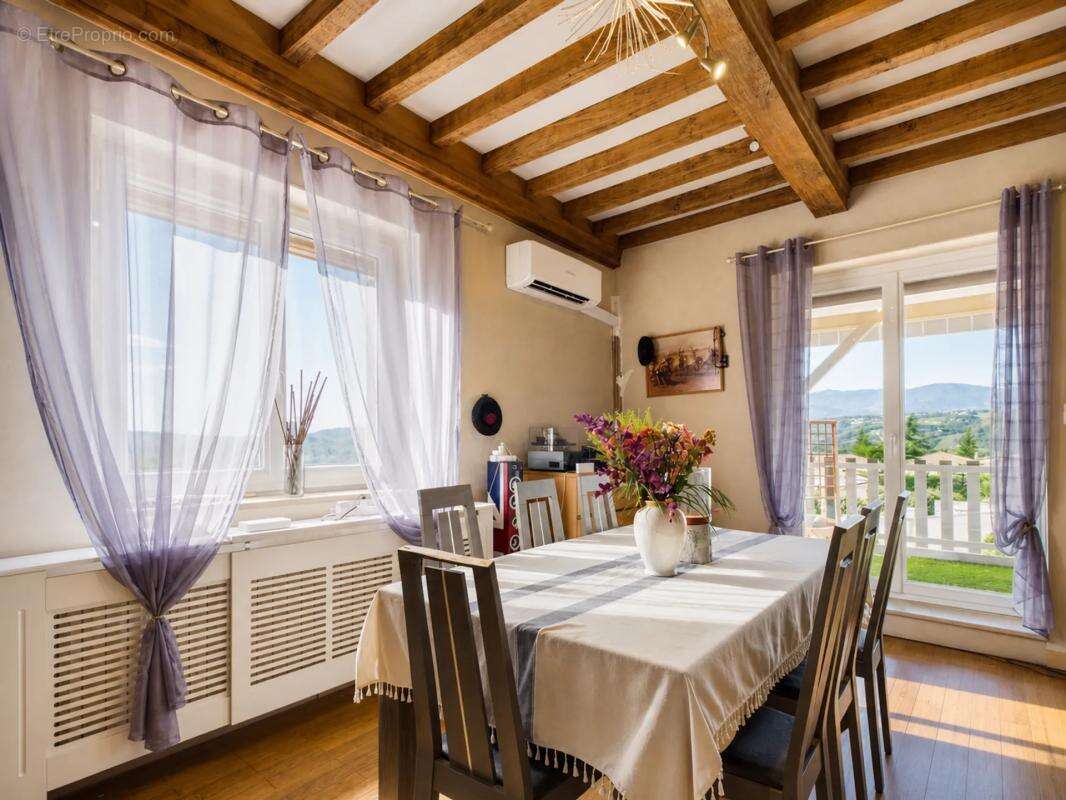 SAINT-CLAIR-DU-RHÔNE – Grande maison familiale de 165 m2 - photo 4