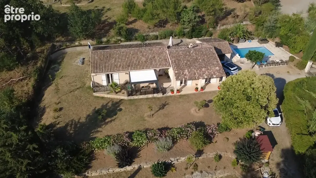 VILLECROZE, maison de plain-pied 130 m², 3 chambres, piscine, garage, terrain de 3 300 m² - photo 3