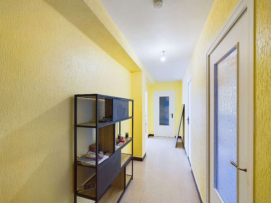 Appartement  t3  climatise 76m2 avec ascenseur  cave et parking securise  hyper centre  valence 26000 - photo 7