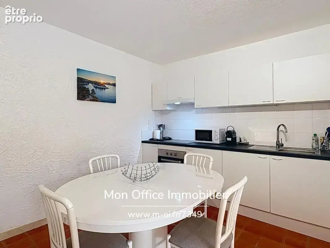 Référence : 7349-les. - appartement t3 clé en main en centre ville de cavalaire sur mer - photo 8
