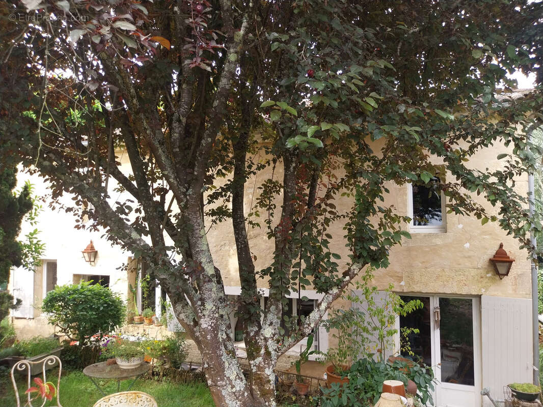 Maison à ESCOUSSANS