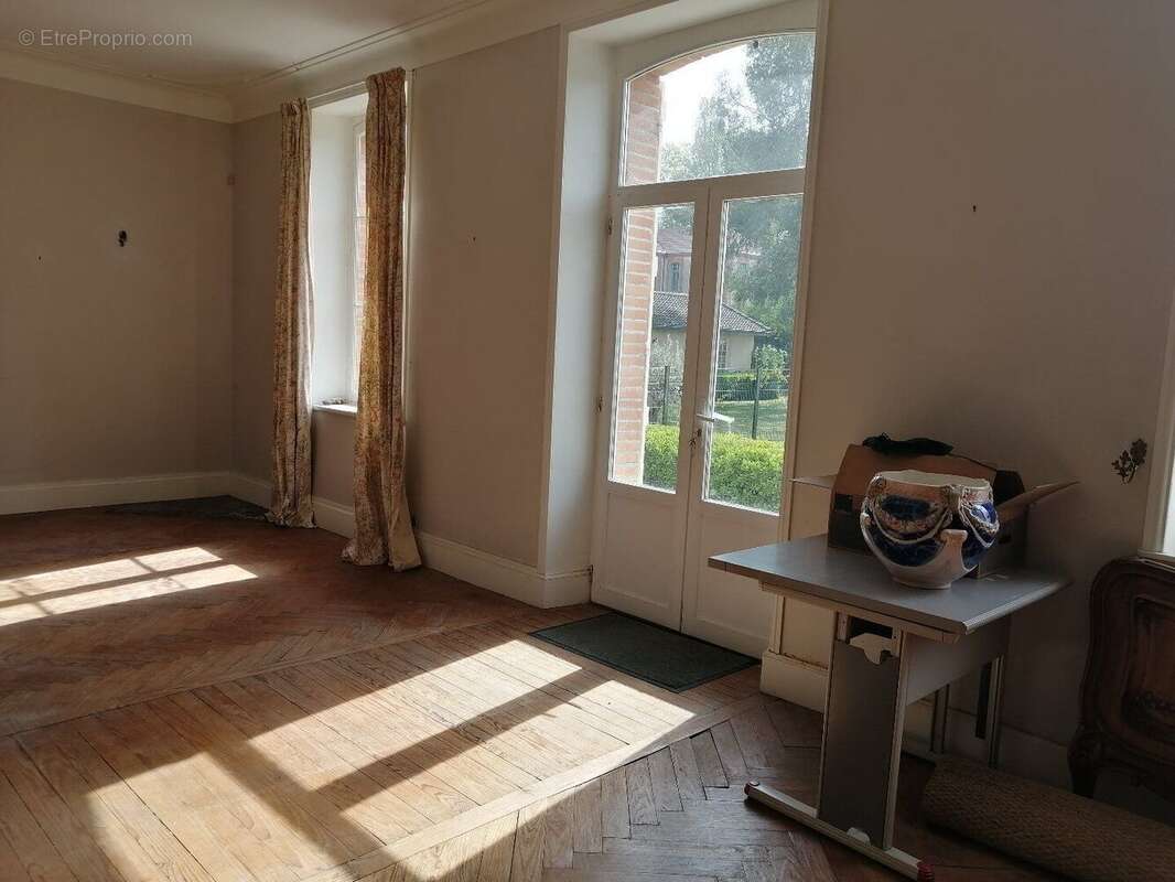 Maison bourgeoise à rénover         secteur Castelsarrasin - photo 10