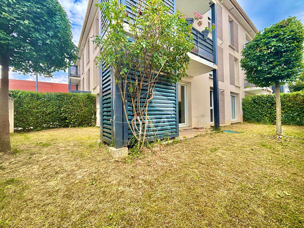 Appartement à FONTENAY-LE-VICOMTE