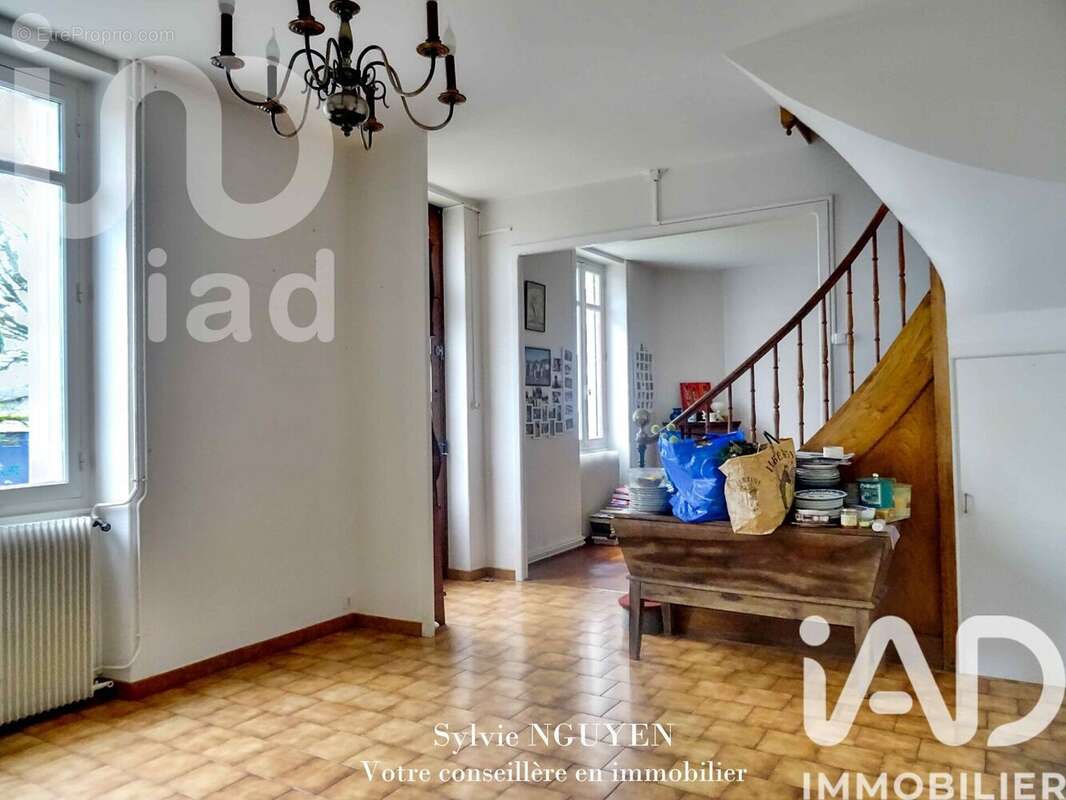 Photo 2 - Maison à RUELLE-SUR-TOUVRE