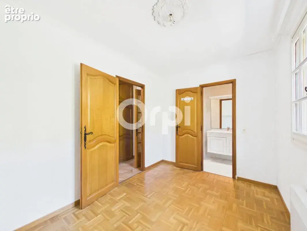 A rafraichir - maison individuelle + dependance + garage + piscine + annexes - photo 13
