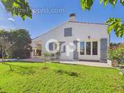 Maison à TOURRETTES