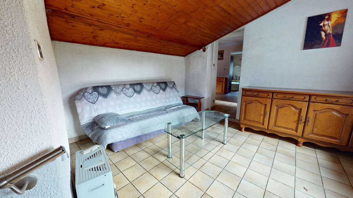 Maison à VAUX-EN-BUGEY