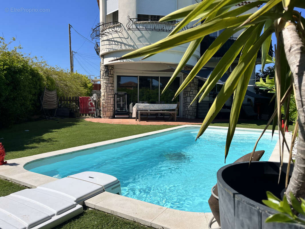 Maison à CHATEAUNEUF-LES-MARTIGUES