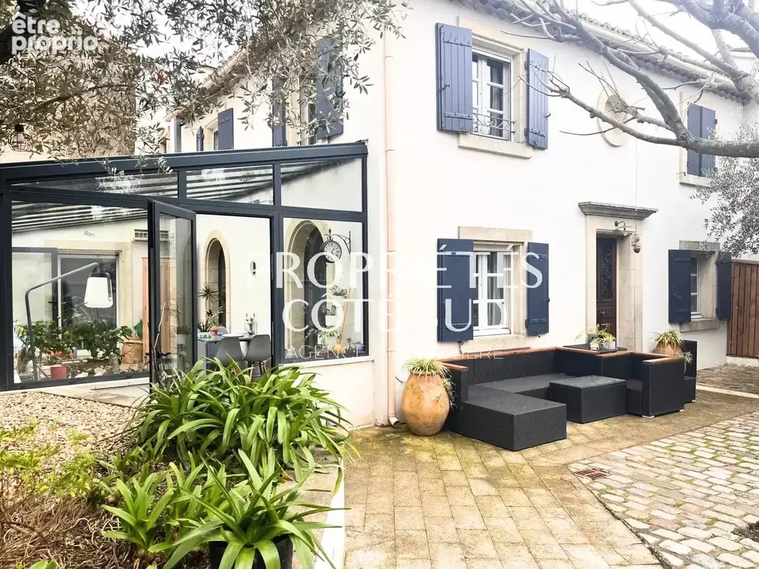 Pujaut, maison de caractère 246 m2  piscine  165 m2 de potentiel- **750 000 €  exclusivité** - photo 2