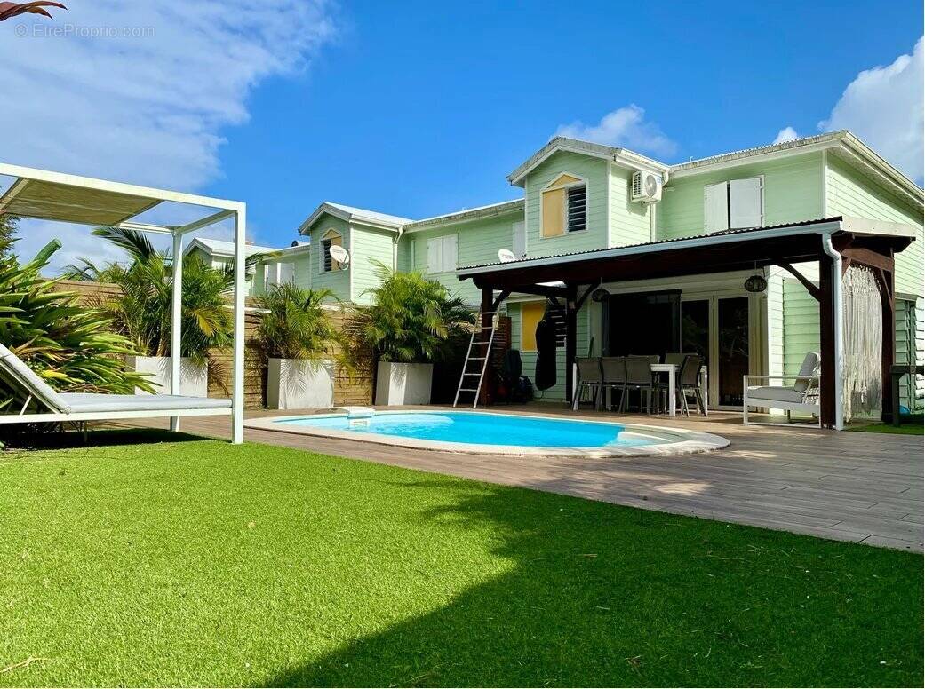 Maison à LES TROIS-ILETS