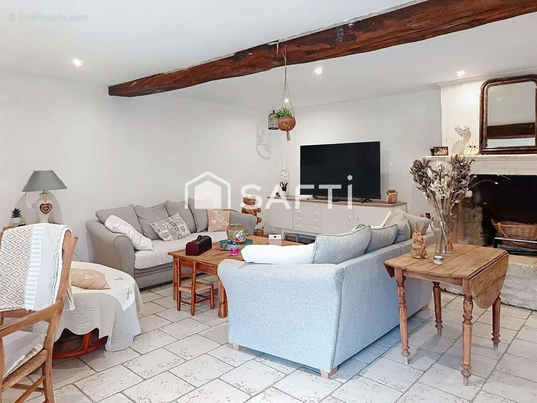 Photo 2 - Maison à SALIGNAC-SUR-CHARENTE