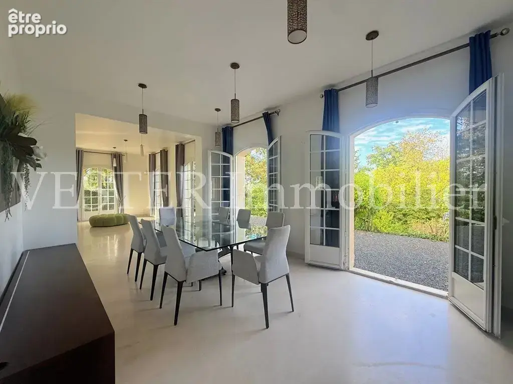 Demeure de caractère en pierre de saint-maximin sur un terrain de 2 850 m² - photo 6