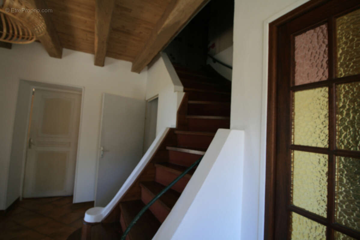 Maison à SAINT-LEON-SUR-VEZERE