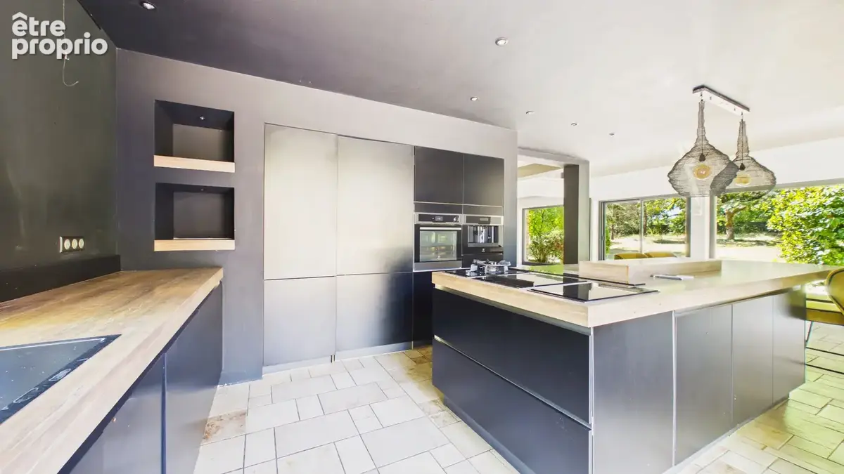 VILLA T5 + terrain 6365 m² + piscine int et ext - photo 6