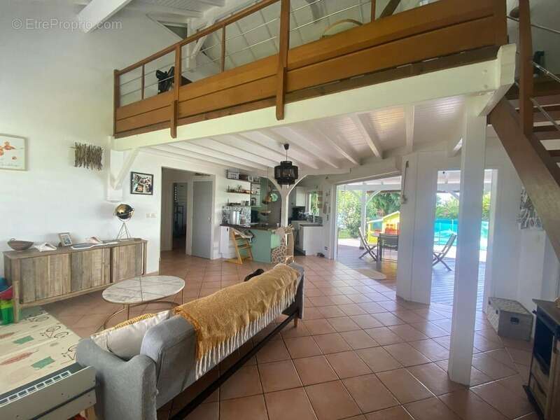 Maison à BAIE-MAHAULT