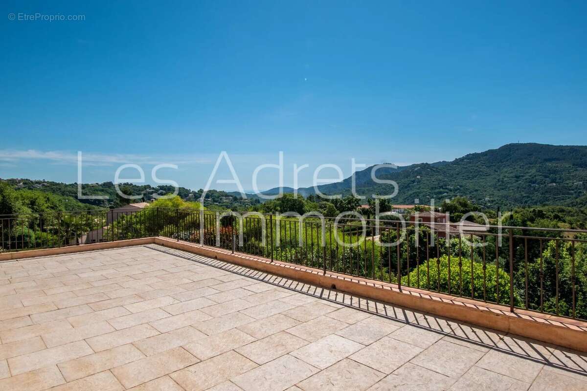 Maison à LES ADRETS-DE-L&#039;ESTEREL