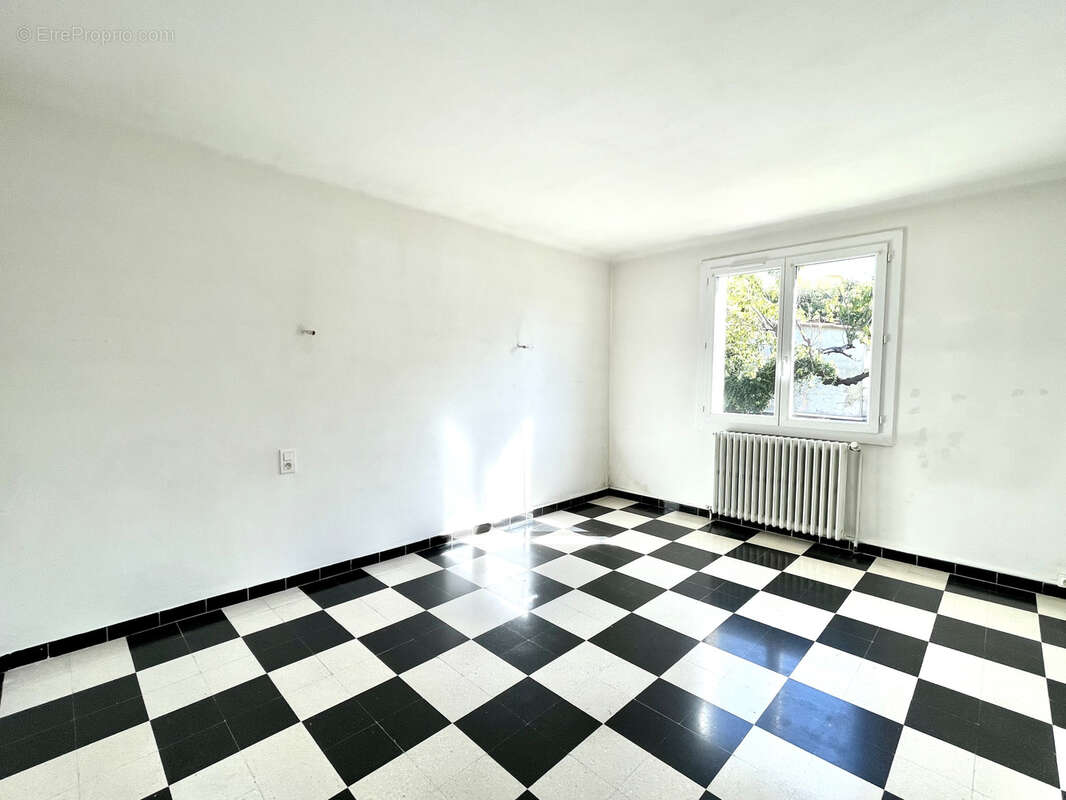 Vaison centre - maison avec jardin et garage - photo 8