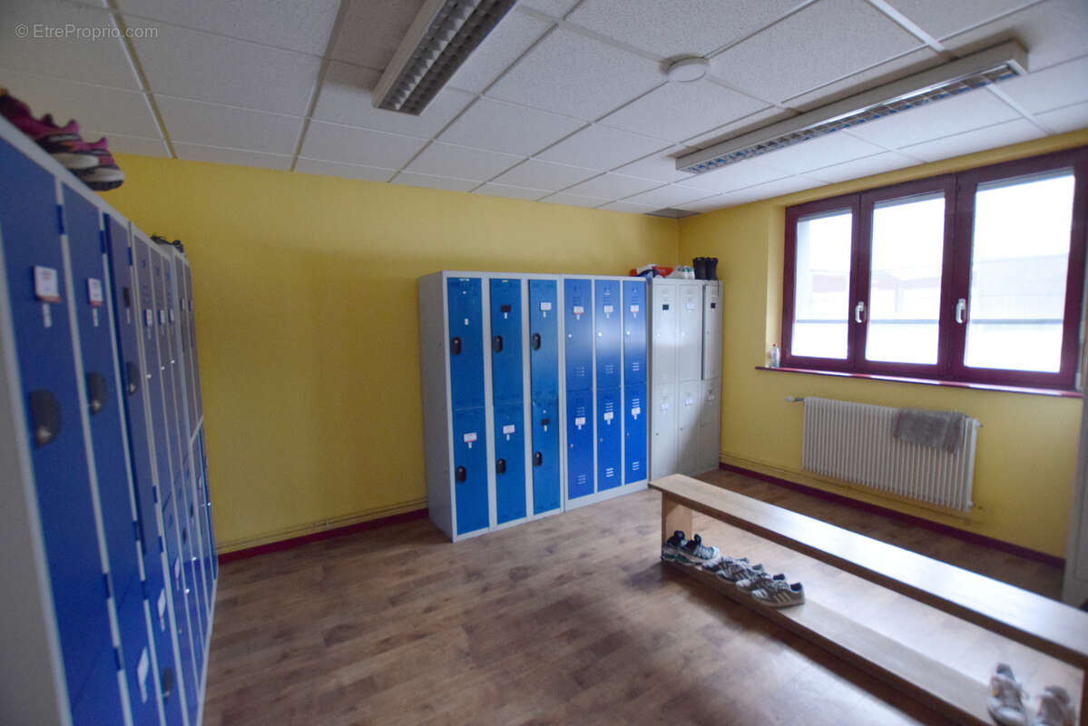 Commerce à AUDINCOURT