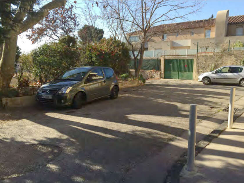 Terrain à MARSEILLE-4E