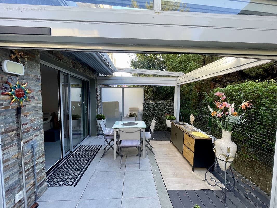 Appartement à SAINT-LAURENT-DU-VAR