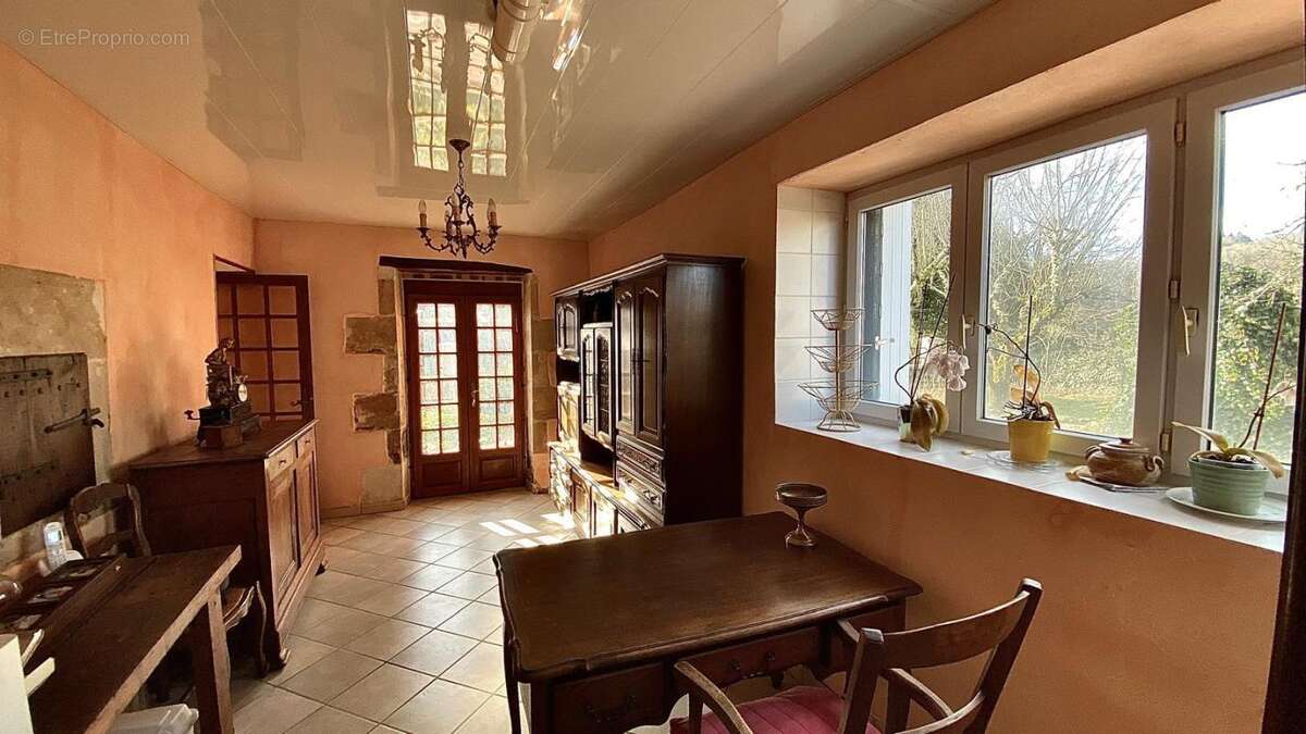 Maison à SAINT-SAULGE