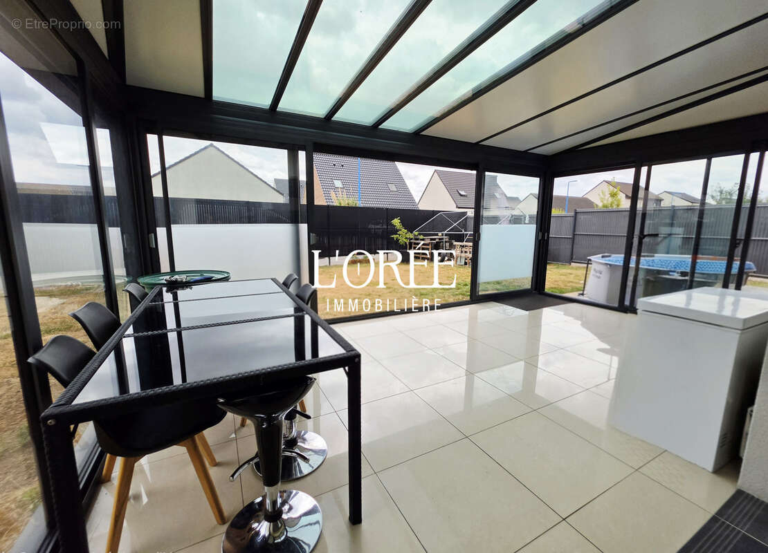 Plain pied individuel - construction recente - 3 chambres -  veranda  - jardin - photo 5