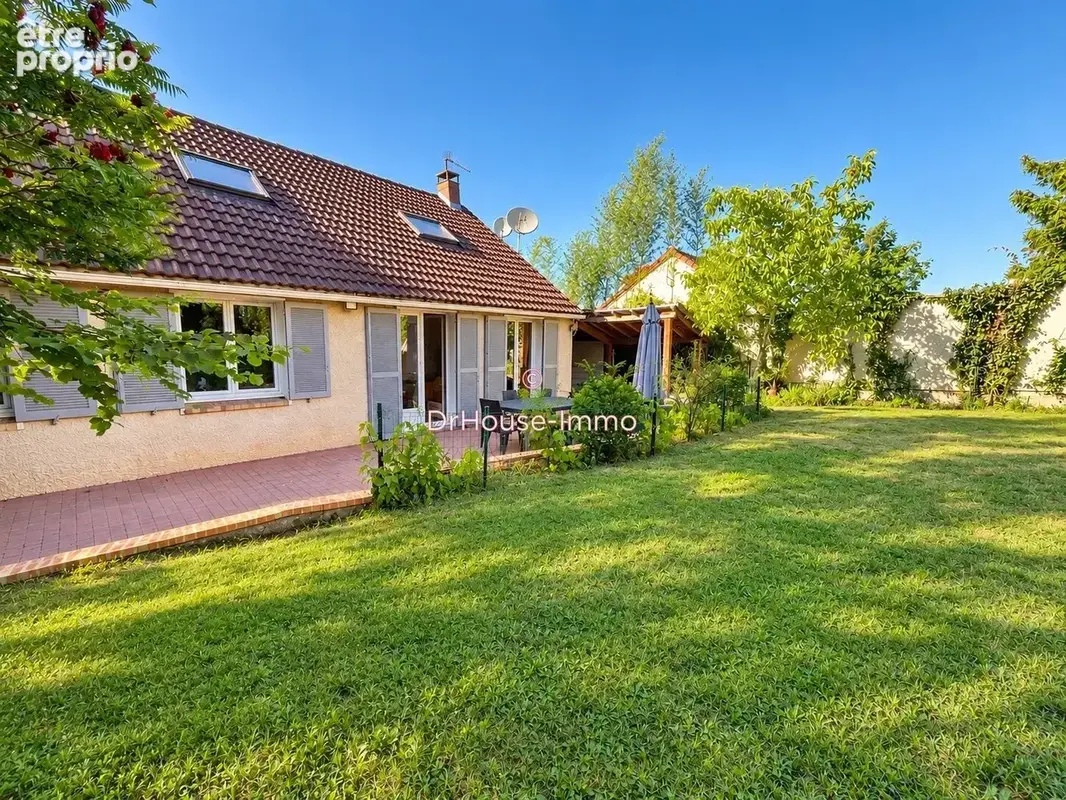 Maison 8 pièces 155 m² à vendre à Mezieres-Sur-Seine (78970) - photo 2