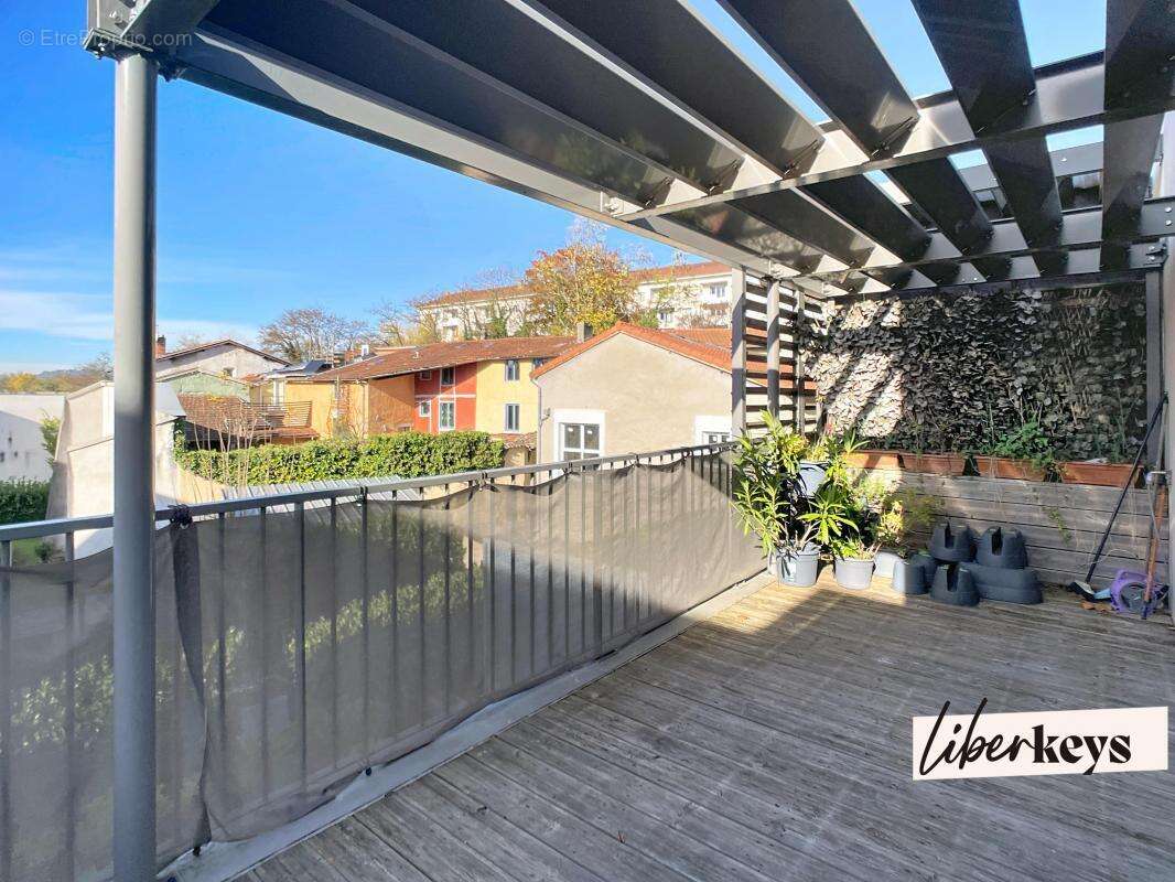 Appartement à RILLIEUX-LA-PAPE