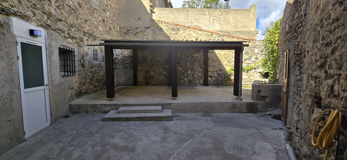 Appartement à LATOUR-DE-FRANCE