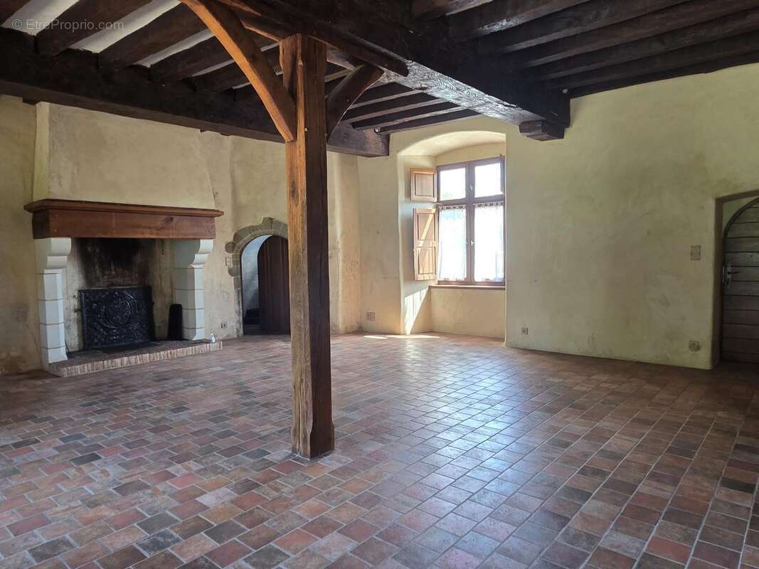 Maison à MARIGNE-PEUTON