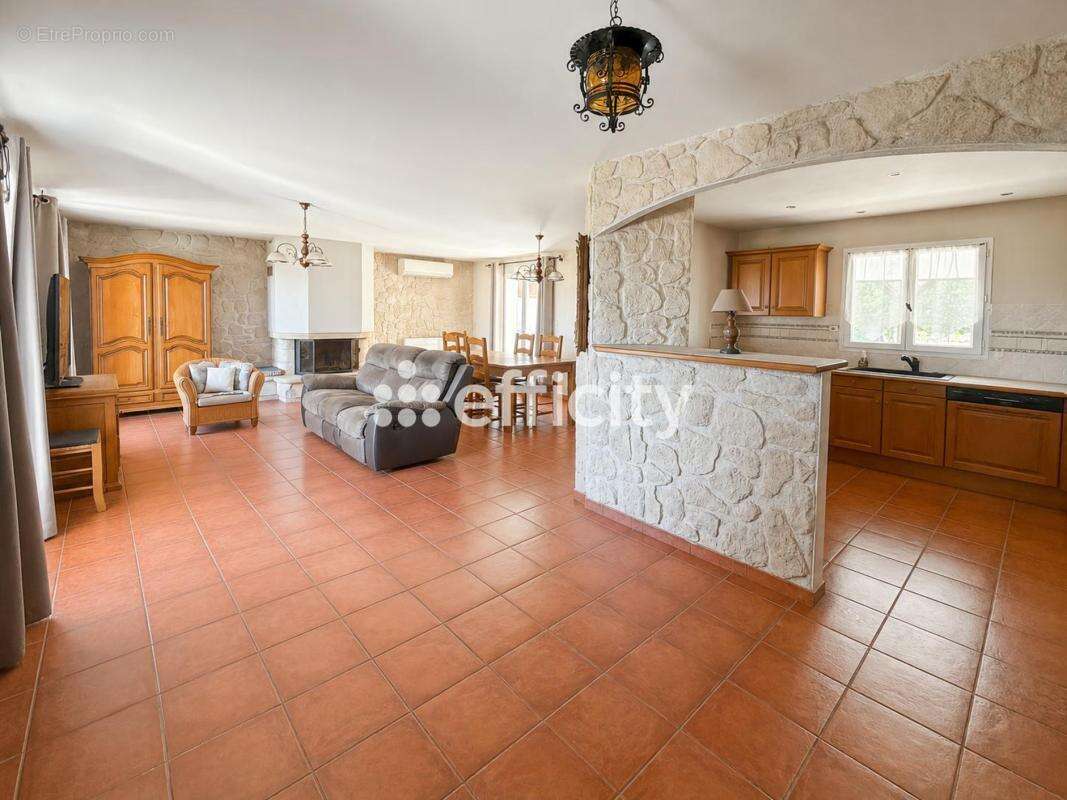 Maison 120 m² à Mazerolles  - photo 7