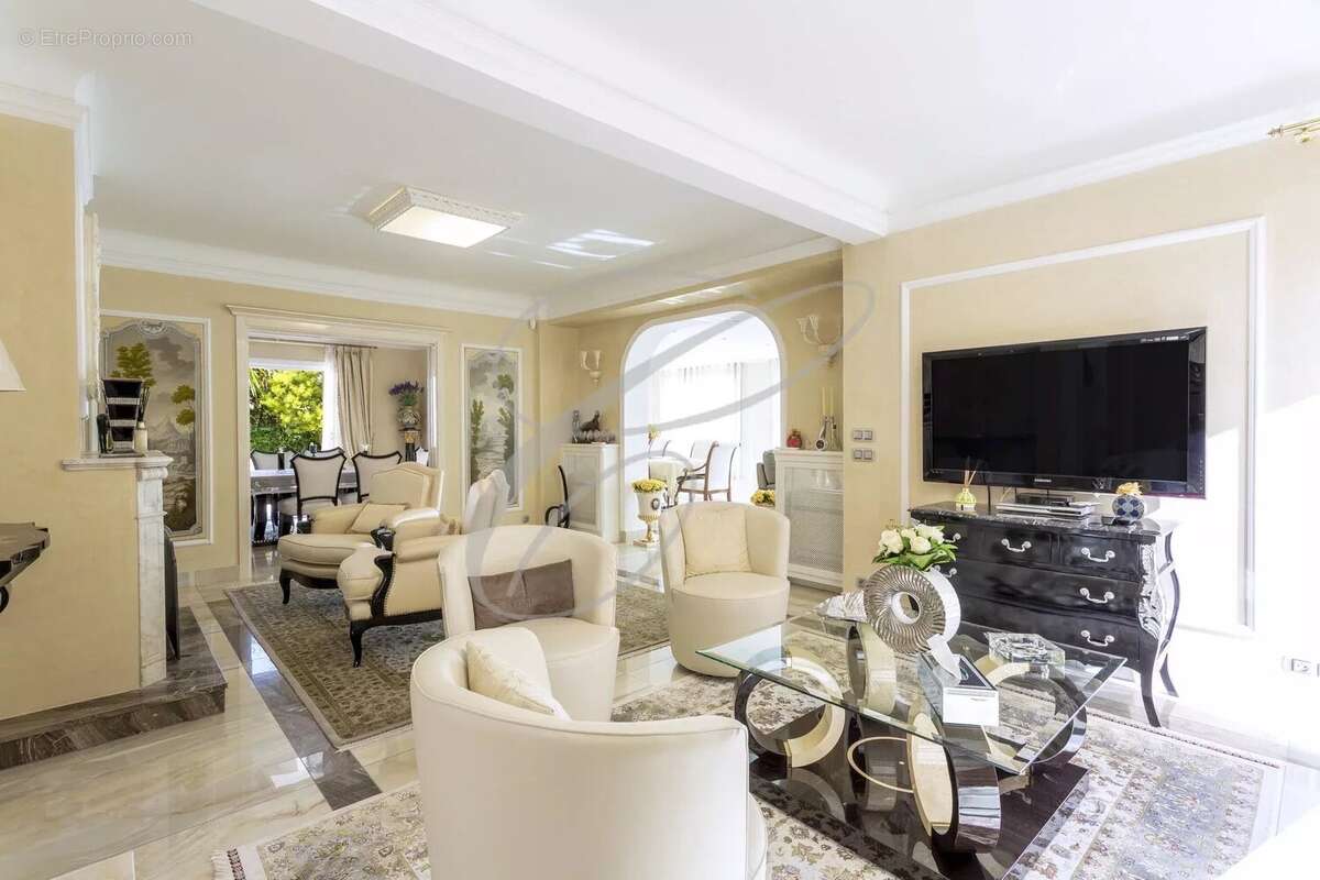 Maison à ROQUEBRUNE-CAP-MARTIN