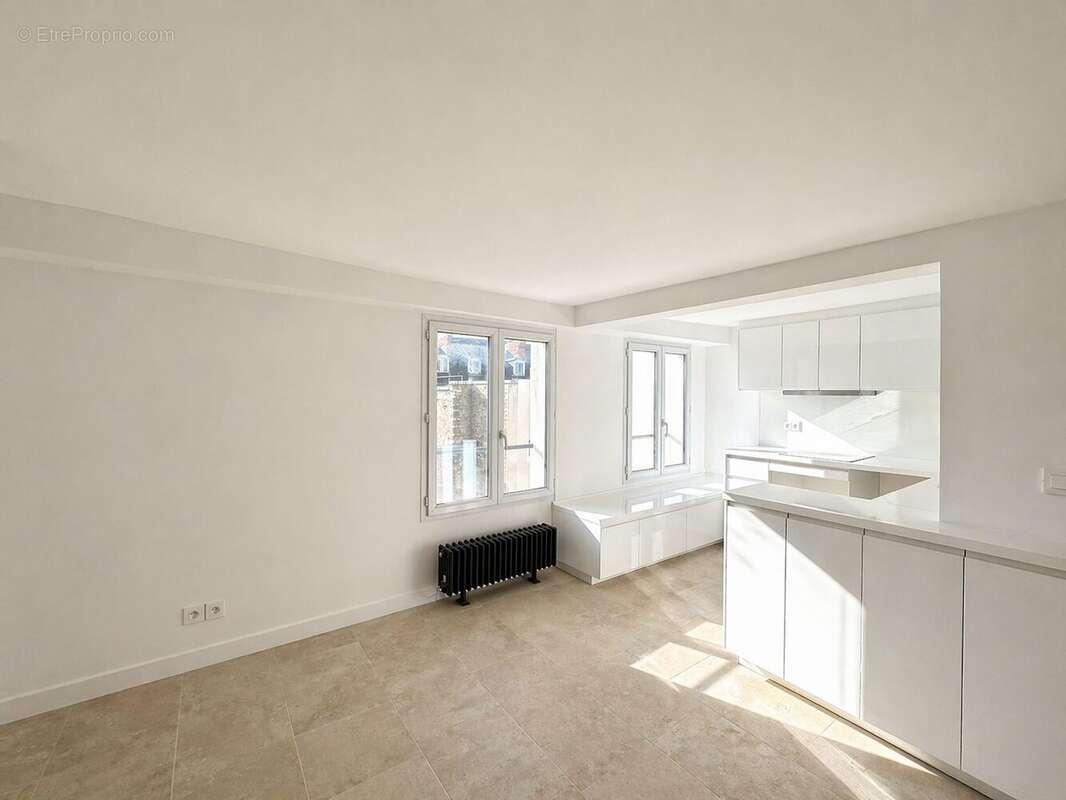 Appartement à PARIS-2E