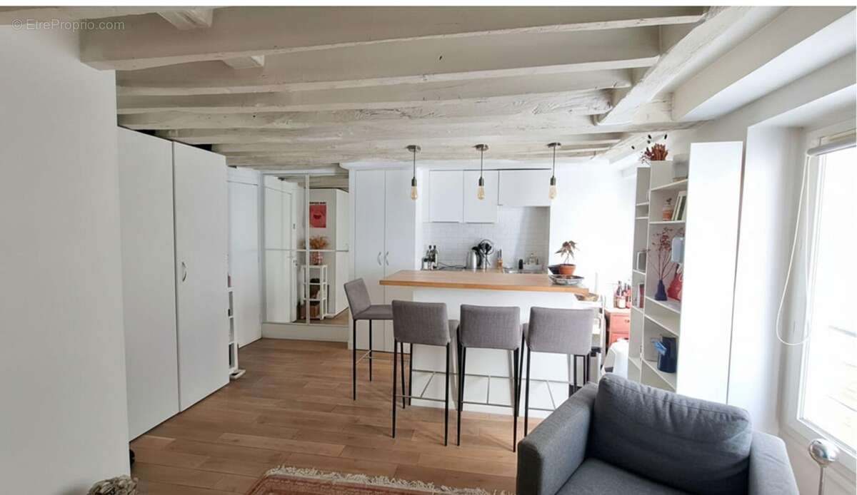 Appartement à PARIS-3E