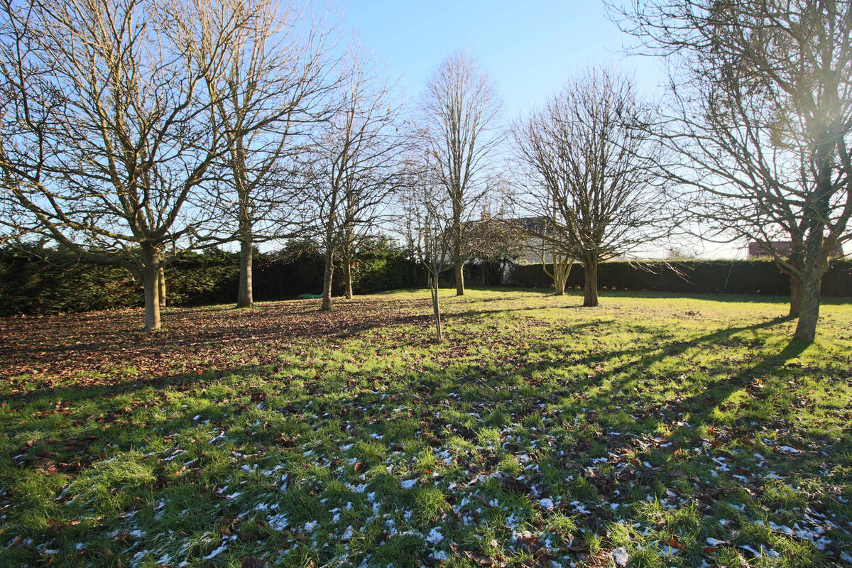 Terrain à MONCEAUX-EN-BESSIN