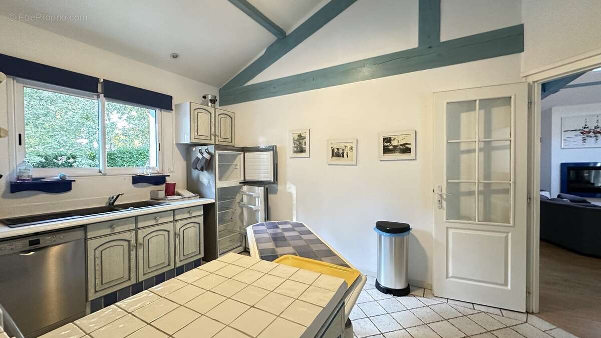 Entre Forêt Landaise et Art de Vivre  Ensemble de deux maisons sur 1638 m² de terrain boisé. - photo 8