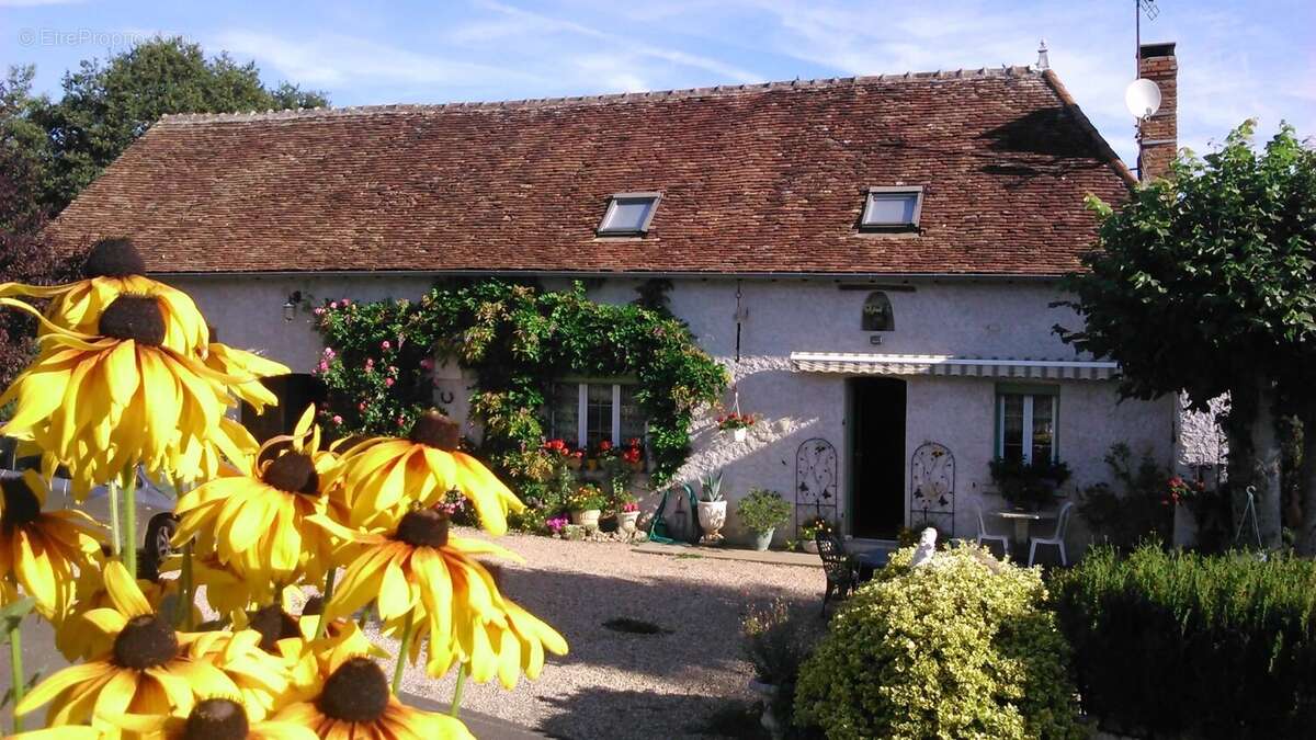 Charmante maison en pierre dans un endroit tranquille - photo 2