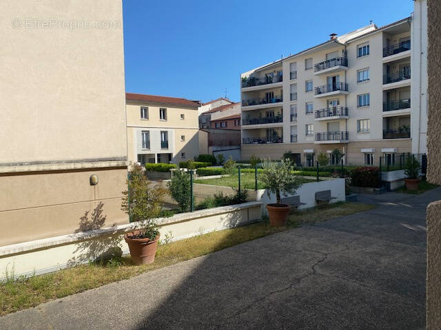 Appartement à SAINT-ETIENNE