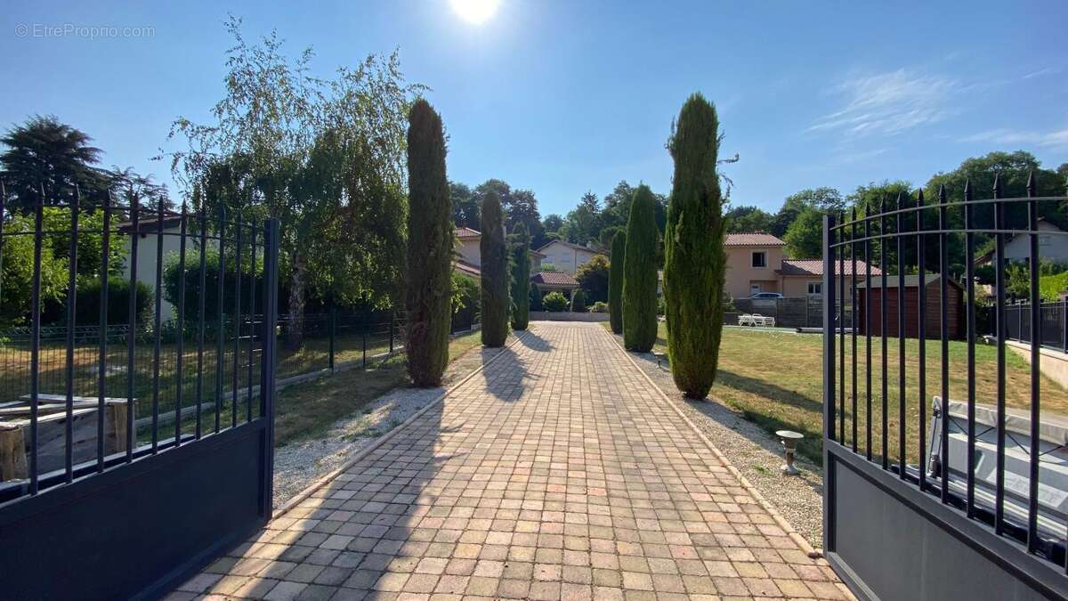 Maison familiale à Fontaines-Saint-Martin - photo 19
