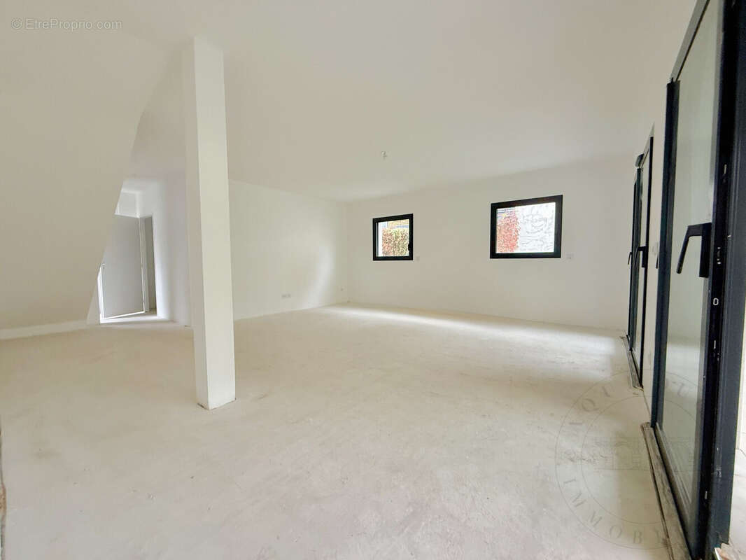 Maison à TASSIN-LA-DEMI-LUNE