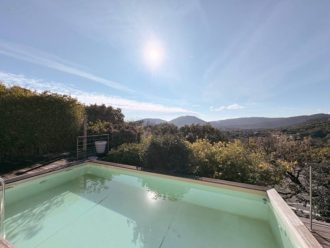 Maison à PLAN-DE-LA-TOUR