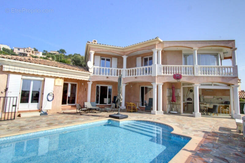 Maison à LES ISSAMBRES