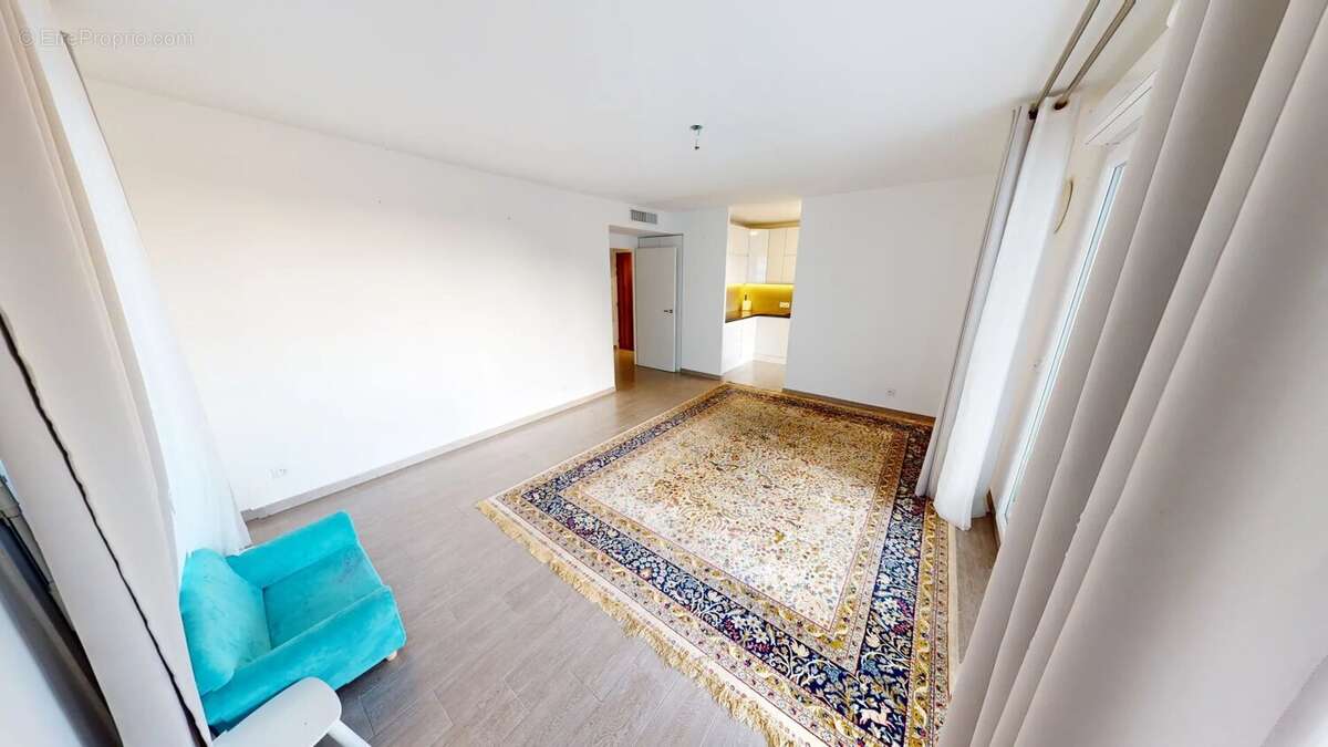 Appartement à VILLENEUVE-LOUBET