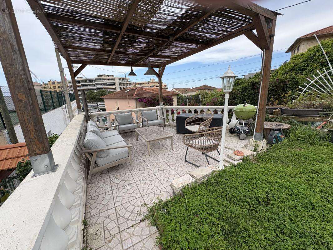 Appartement à ROQUEBRUNE-CAP-MARTIN