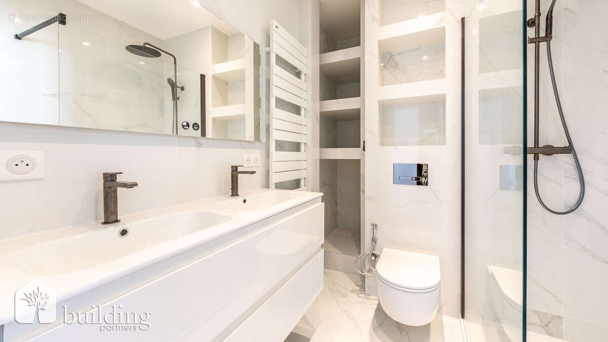 Appartement à PARIS-17E