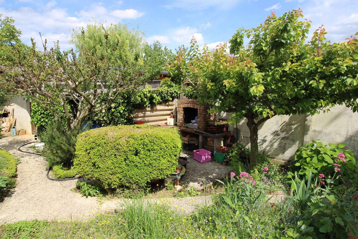 Maison à LA QUEUE-EN-BRIE